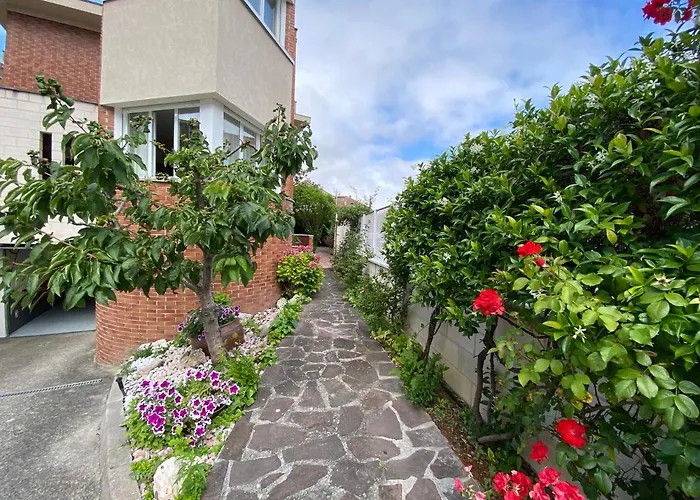 Casa Chalet Jardin Particular Ideal Grupos Y Familias